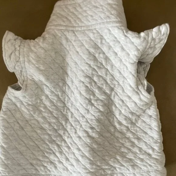 $4 if bundled with another item! Carter's  24 Months Girl's Vest - Picture 2 of 2